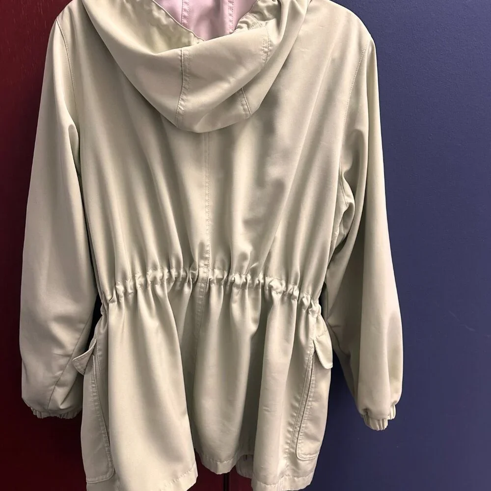 Green, Raincoat, Trenchcoat - Picture 6 of 12